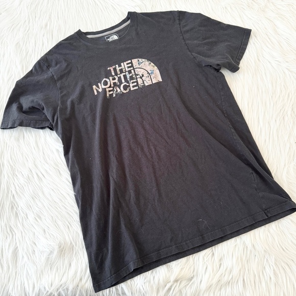 The North Face Mens Black Tee - Picture 1 of 3